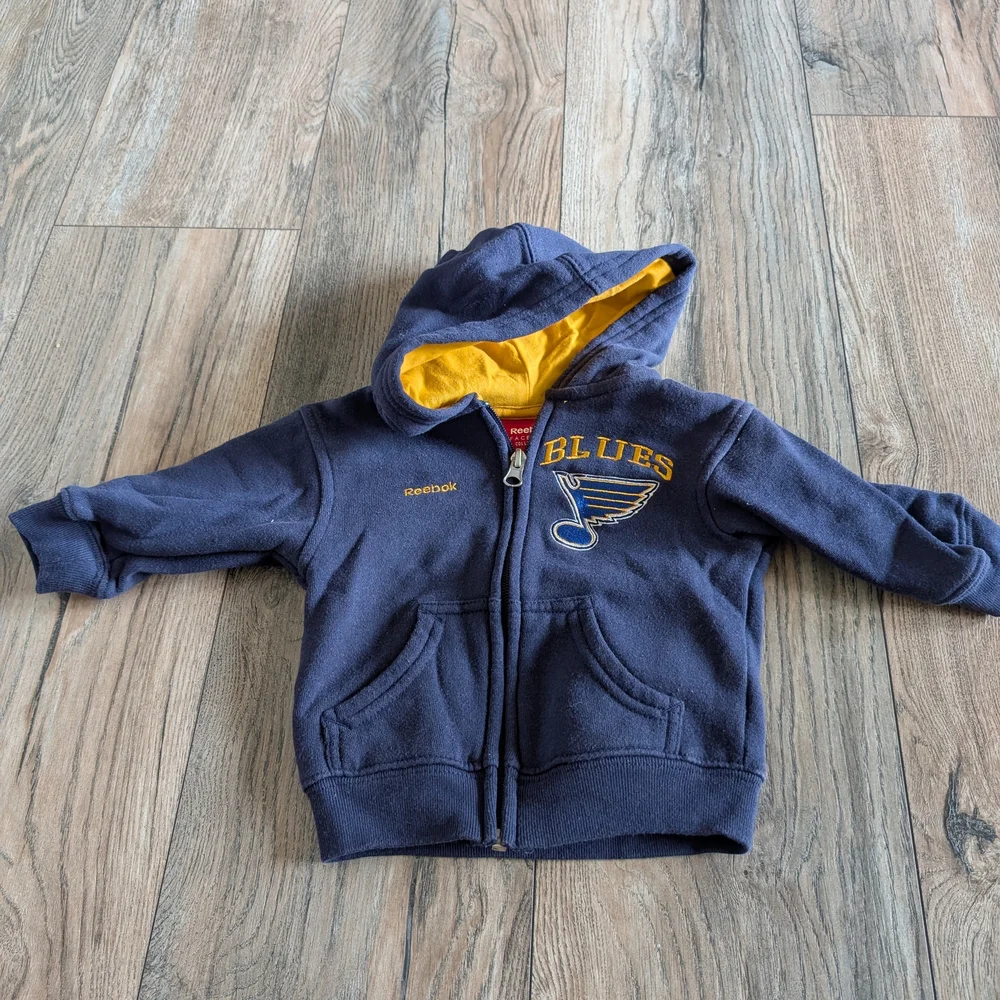 NHL St. Louis Blues Bundle of 9 Baby Items from 3-12 Months